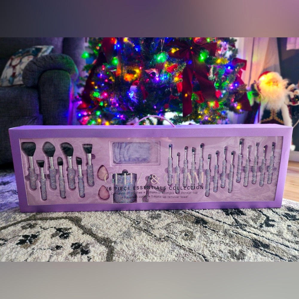 Glitz & Glam 26 piece purple set